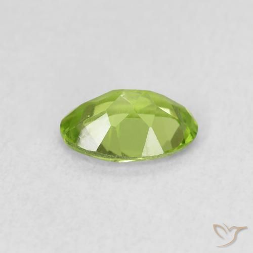 Peridoto verde vivo Natural 0.73ct, oval, VS