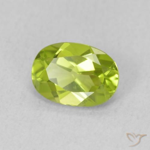 Peridoto Verde médio Natural 0.90ct, oval, VS