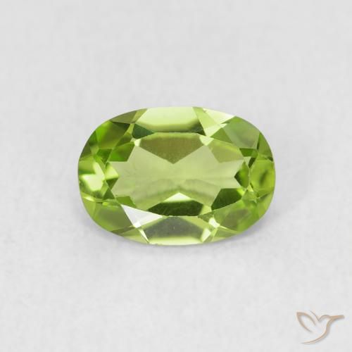 0.76ct Natural Verde médio Peridoto, oval, VS