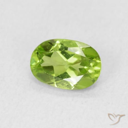 Peridoto Verde médio Natural 0.86ct, oval, VS