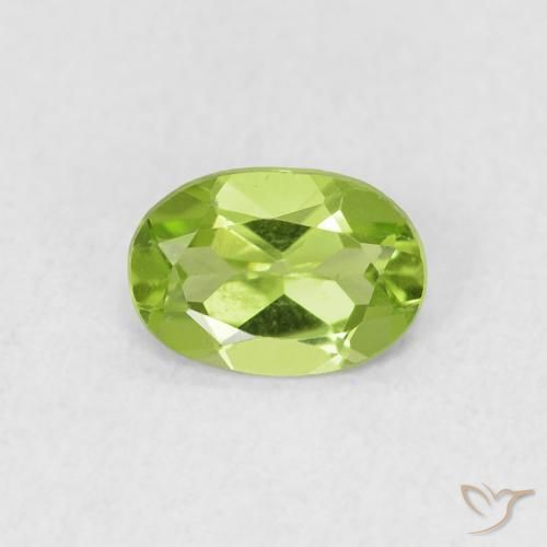 0.71ct Natural Verde médio Peridoto, oval, VS