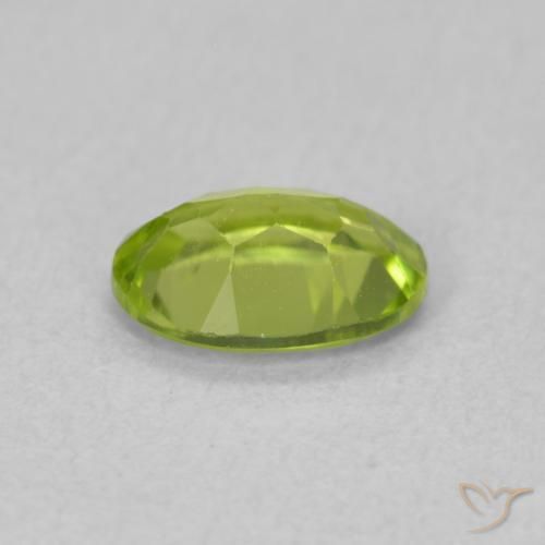 Peridoto Verde médio Natural 0.83ct, oval, VS