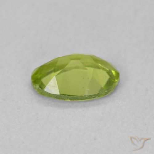 Peridoto Verde médio Natural 0.74ct, oval, VS