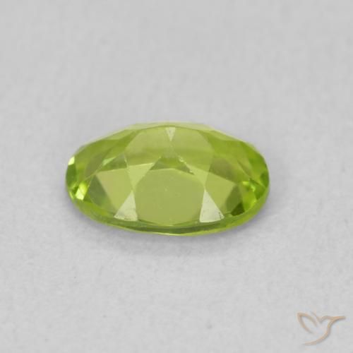 Peridoto Verde médio Natural 0.82ct, oval, VS