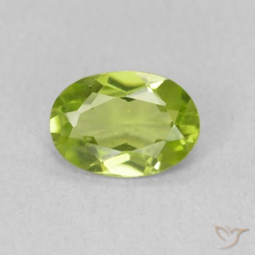 0.74ct Natural Verde médio Peridoto, oval, VS