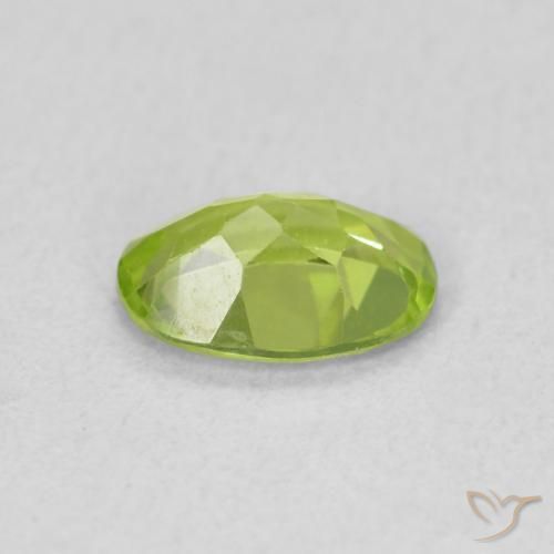 Peridoto Verde médio Natural 0.74ct, oval, VS