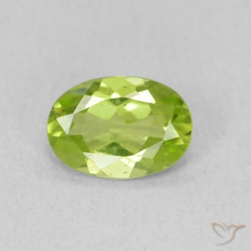 0.77ct Natural Verde Vivo Claro Peridoto, oval, VS