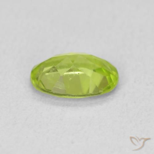 Peridoto Verde Vivo Claro Natural 0.77ct, oval, VS