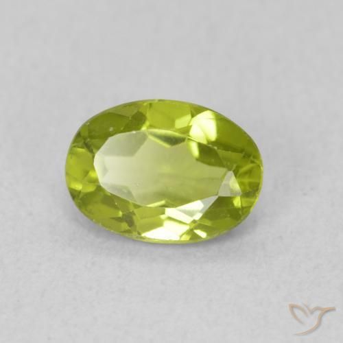 Peridoto Verde oliva Natural 0.82ct, oval, VS