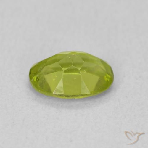 Peridoto Verde oliva Natural 0.82ct, oval, VS