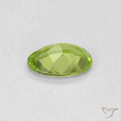 Peridoto Verde Vivo Claro Natural 0.72ct, oval, VS