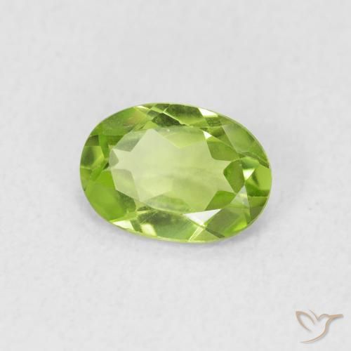 Peridoto Verde Vivo Claro Natural 0.73ct, oval, VS