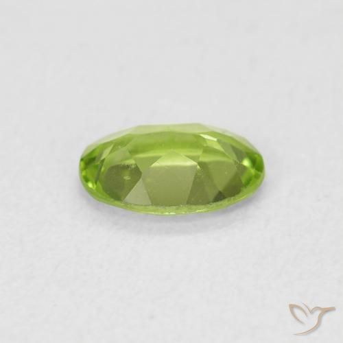 Peridoto Verde Vivo Claro Natural 0.73ct, oval, VS