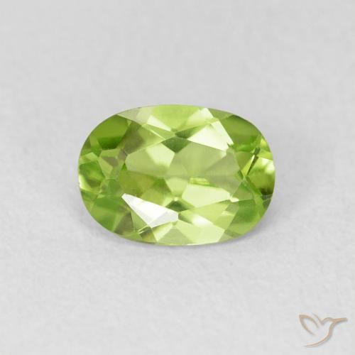 0.85ct Natural Verde amarelado Peridoto, oval, VVS-VS