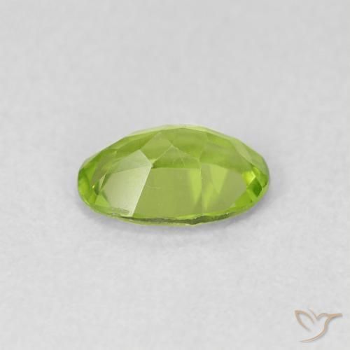 Peridoto verde vivo Natural 0.77ct, oval, VS