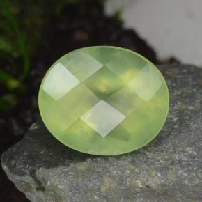 Prehnita verde natural 4,79ct, corte oval, translúcido
