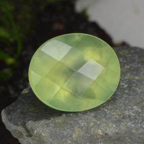 Prehnita verde natural 4,79ct, corte oval, translúcido
