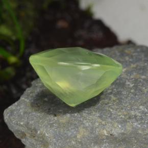 Prehnita verde natural 4,79ct, corte oval, translúcido