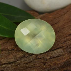 Prehnita verde natural 4,75ct, corte oval, translúcido