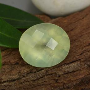 Prehnita verde natural 4,75ct, corte oval, translúcido