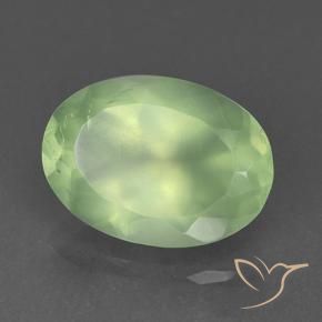 Prehnita verde natural 5,70ct, corte oval, translúcido