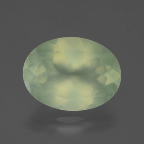 Prehnita verde natural 8,36ct, corte oval, transparente