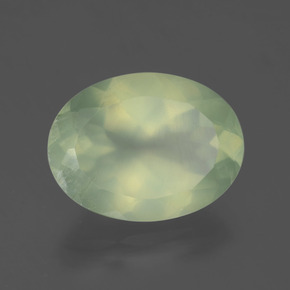 Prehnita verde natural 8,36ct, corte oval, transparente