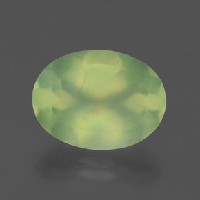Prehnita verde natural 8,66ct, corte oval, transparente