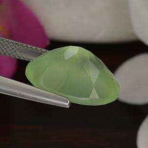 Prehnita verde natural 9,48ct, corte oval, translúcido