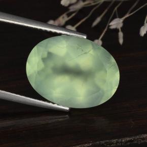 Prehnita verde natural 8,92ct, corte oval, translúcido