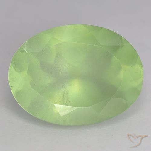 Prehnita verde natural 8,90ct, corte oval, translúcido