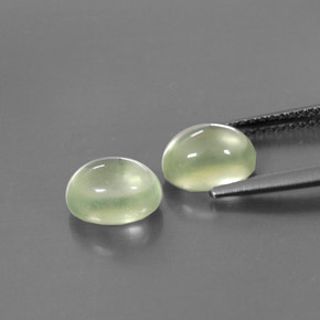 Pedras preciosas de prehnita verde natural de  ct, corte oval, transparente