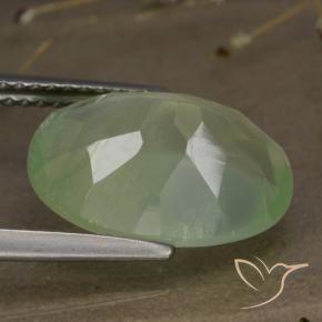 Prehnite Medium Green  Natural 5.88ct, oval, Transparente/Translúcido