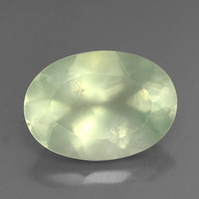 Prehnita verde natural 5,71ct, corte oval, transparente