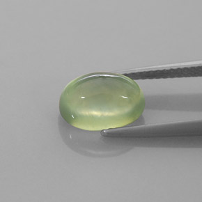 Prehnite Verde Natural 3.48ct, Corte Oval, Translúcido