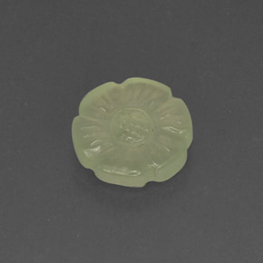 Prehnita verde natural 2,98ct, forma extravagante, translúcido