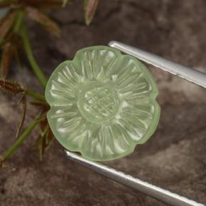 Prehnita verde natural 4,48ct, corte flor, translúcido