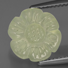 Prehnita verde natural 4,85ct, forma extravagante, translúcido