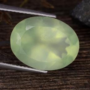Prehnita verde natural 8,85ct, corte oval, translúcido