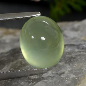 Prehnita verde natural 3,45ct, corte oval, translúcido