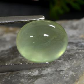 Prehnita verde natural 3,45ct, corte oval, translúcido