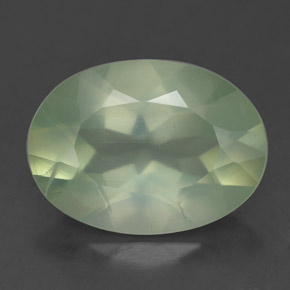 Prehnita verde natural 4,76ct, corte oval, translúcido