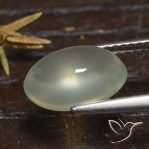Prehnite Olive Green  Natural 3.18ct, oval, Transparente