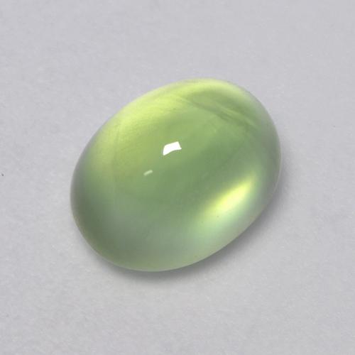 Prehnita verde natural 2,74ct, corte oval, transparente