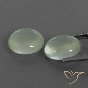 Pedras preciosas de Prehnite Verde Sábio Muito Claro natural de 4.99 ct, oval, Transparente/Translúcido