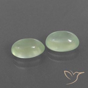 Pedras preciosas de Prehnite Pale Pear Green  natural de 2.46 ct, oval, Transparente/Translúcido