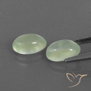 Pedras preciosas de Prehnite Pale Pear Green  natural de 2.46 ct, oval, Transparente/Translúcido