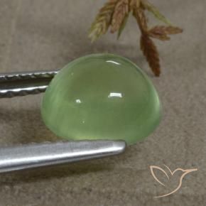 Prehnite Medium Green  Natural 2.11ct, oval, Transparente