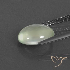Prehnite Pale Green  Natural 2.68ct, oval, Transparente