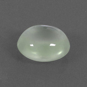 Prehnita verde natural 3,95ct, corte oval, transparente
